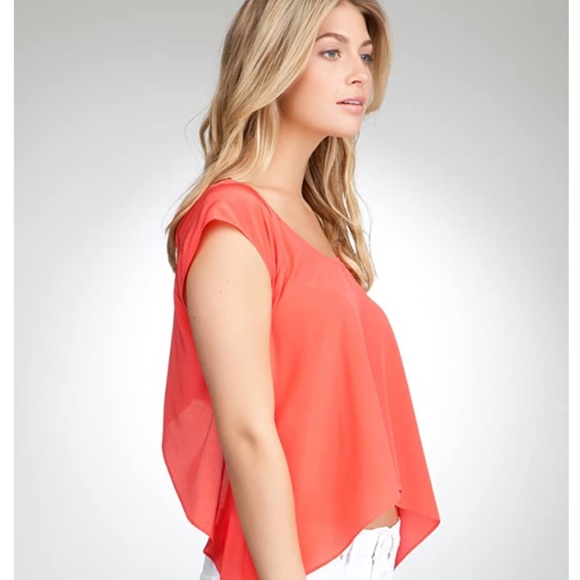 Bebe Open Back Flyaway Silk Top - Picture 4 of 13